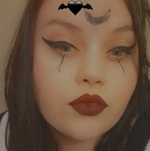 Meet your Posher, Lacey